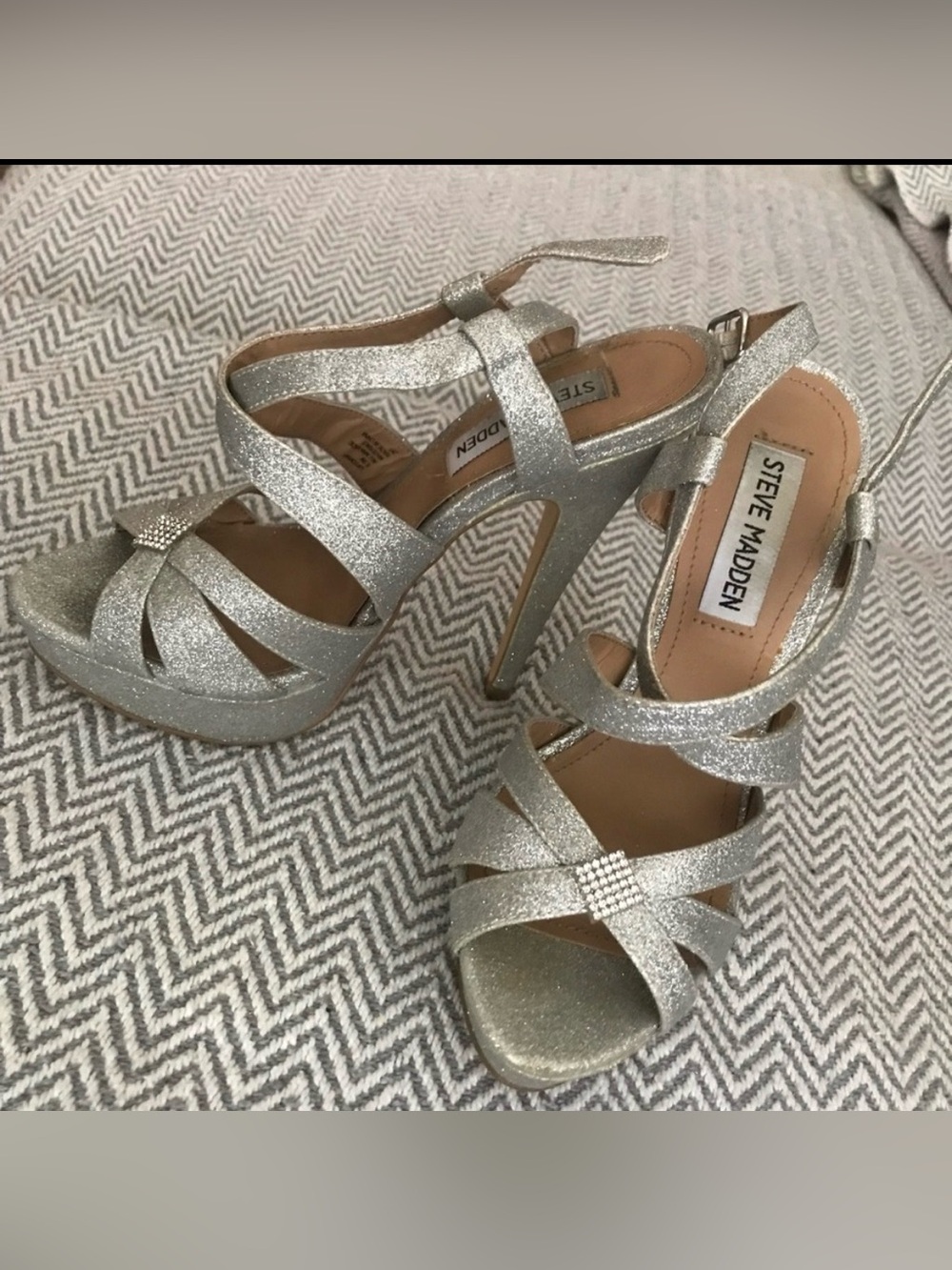 Steve Madden Uptown Silver Glitter Platform Sandals 5.5 Worn Once